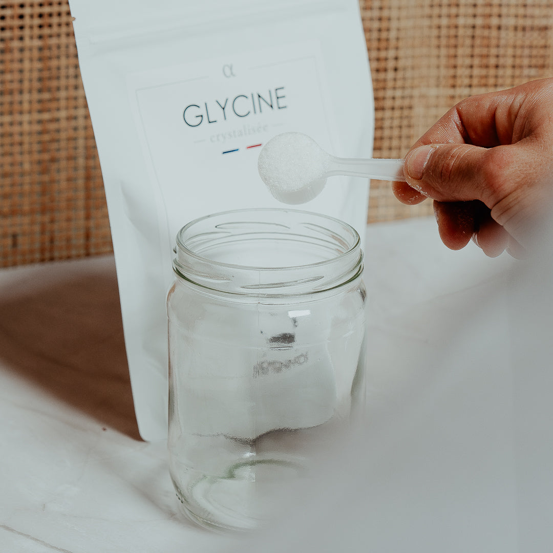 Alpha GLYCINE crystallized